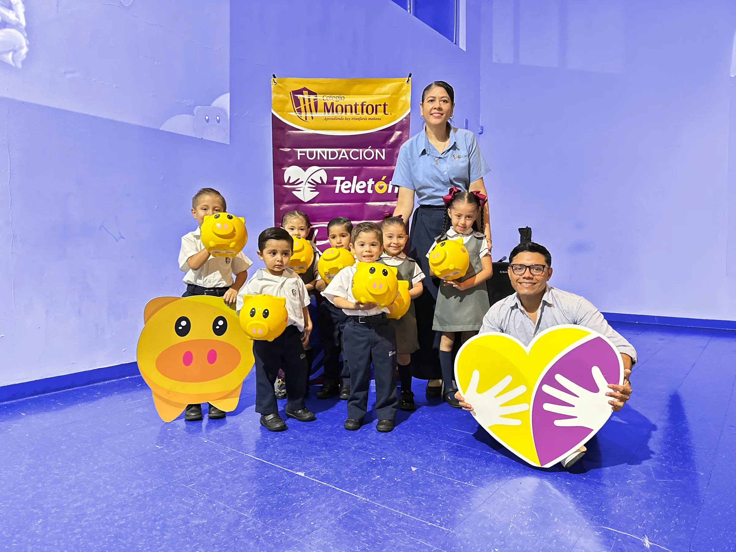 Alumnos del Colegio Montfort en la campaña de la Fundación Teletón