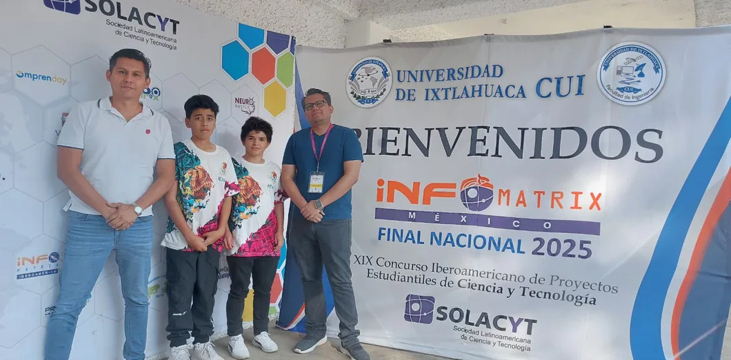 Alumnos del Colegio Montfort en la final nacional de Infomatrix México
